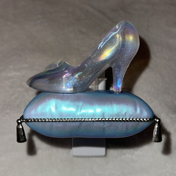 Bath and Body Works Cinderella Wallflower Plug | Limited Edition - Picture 2 of 8